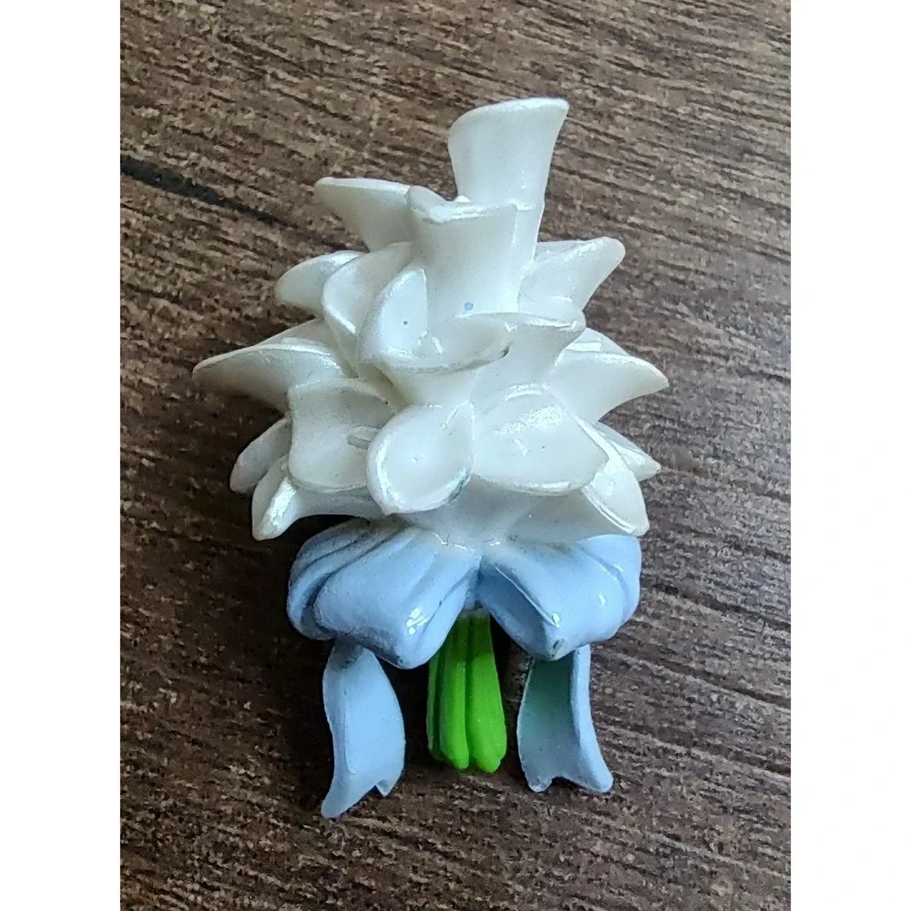 Fashion Doll Size White Cala Lily Wedding Foower Bouquet Blue Ribbon Z9